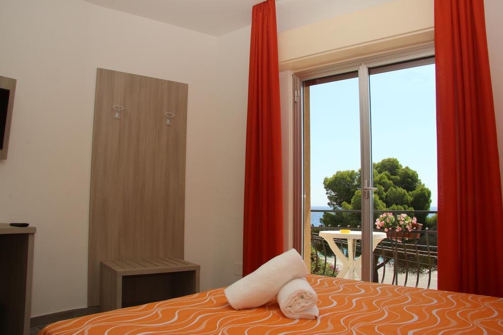 מצאו Chrismare Hotel מראה חיצוני תמונה